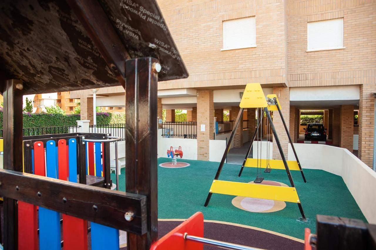 Holiday Primera Linea Magic World Oropesa del Mar Exterior photo